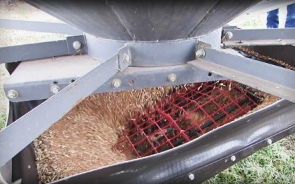 Built in safety screen keeps you safe while you load grain.