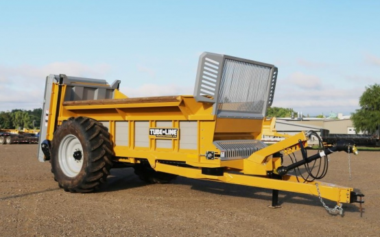 Nitro Manure Spreader